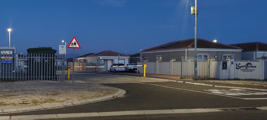 2 Bedroom Property for Sale in Strandfontein Village Western Cape